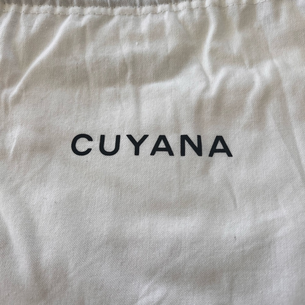 Cuyana Cream Drawstring Dust Bags, set of 6. Approx 12 x 9”@ - Picture 2 of 6